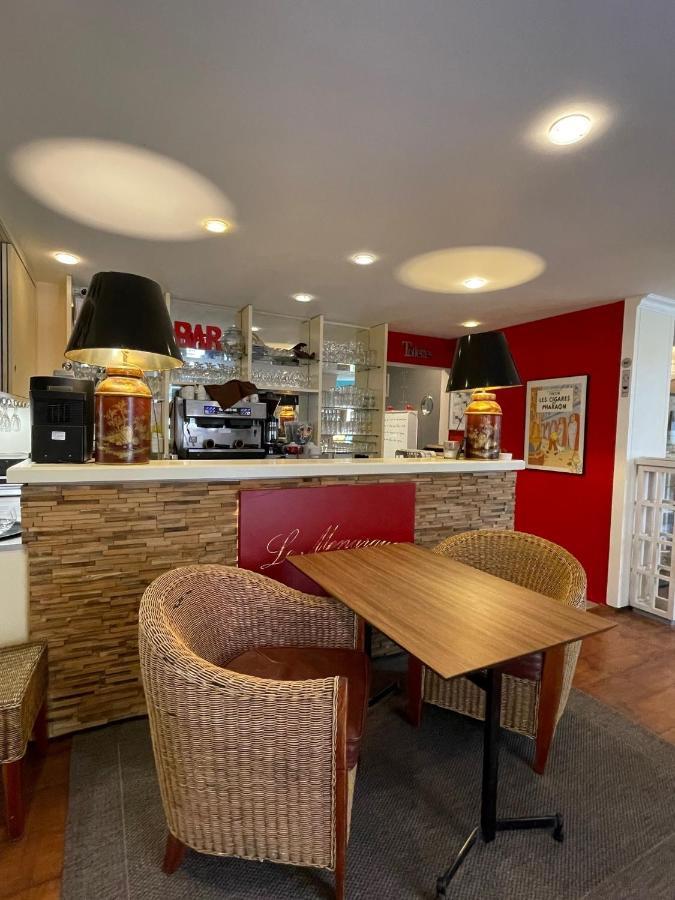 Logis Hotel Restaurant Le Monarque Blois Exterior photo